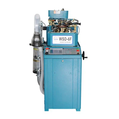 Jednovalcový pletací stroj s hladkými ponožkami